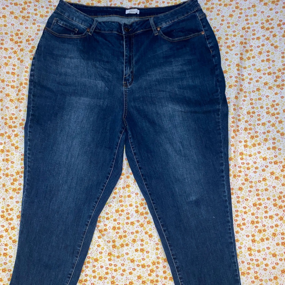 Dark wash cropped skinny jeans
